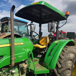 John deere tractor 5075E